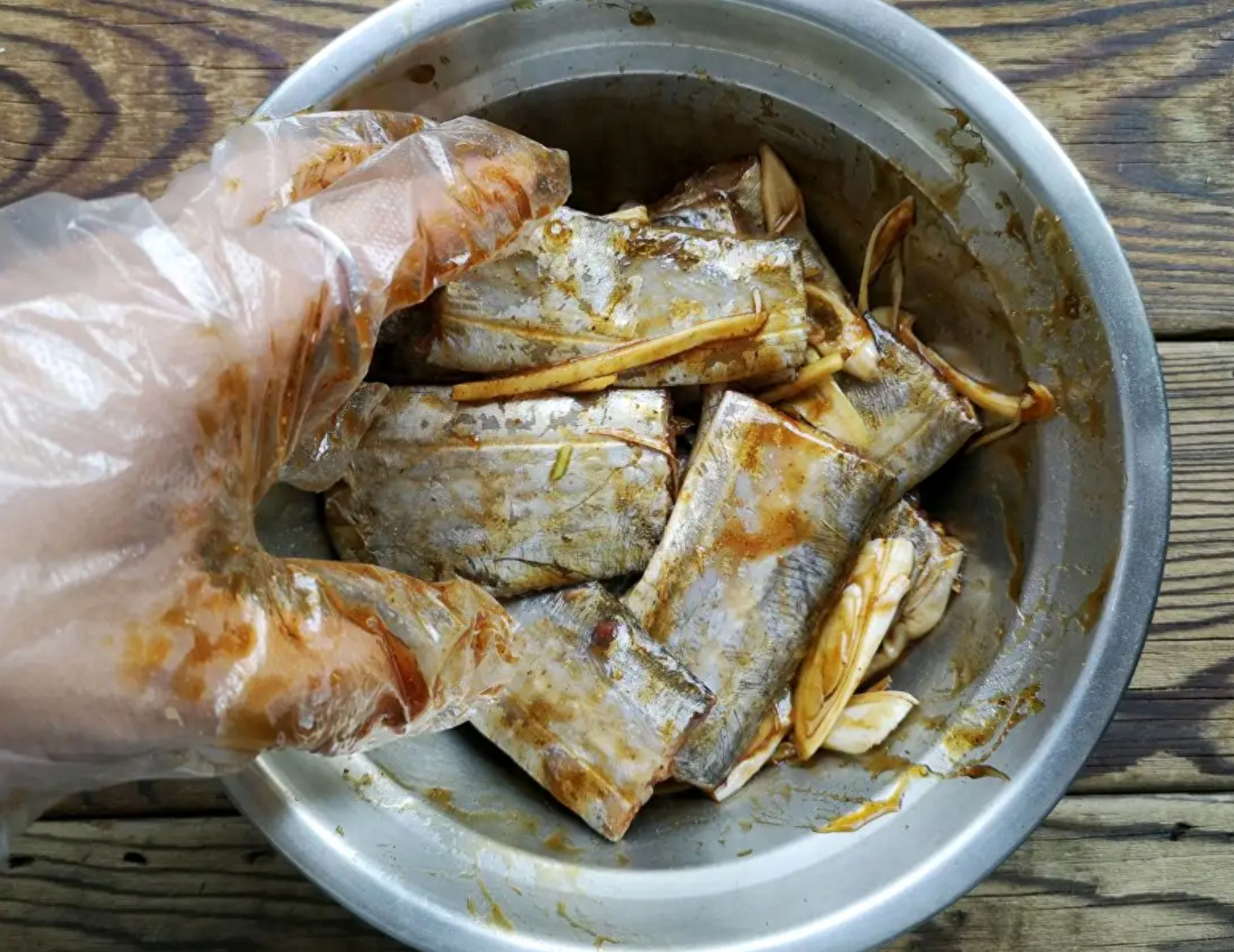 炸带鱼用淀粉行吗，油炸带鱼段的做法