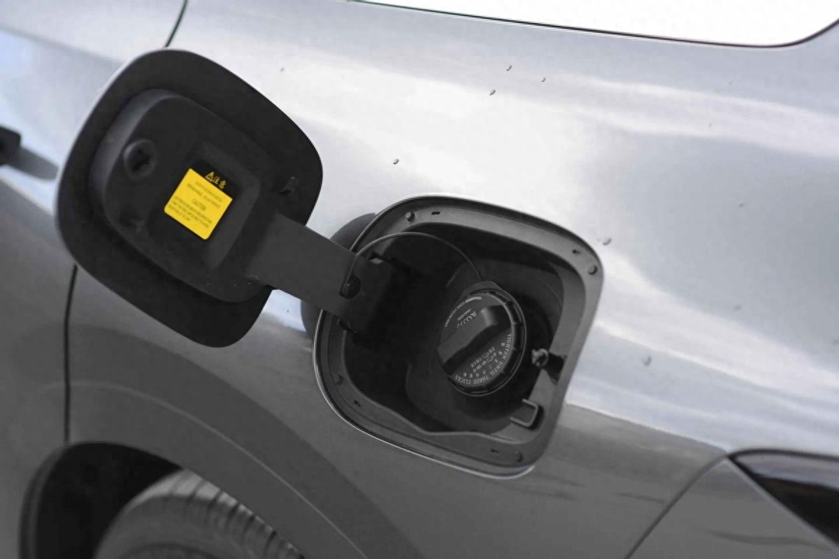 国产新能源VS合资燃油车，你怎么选择