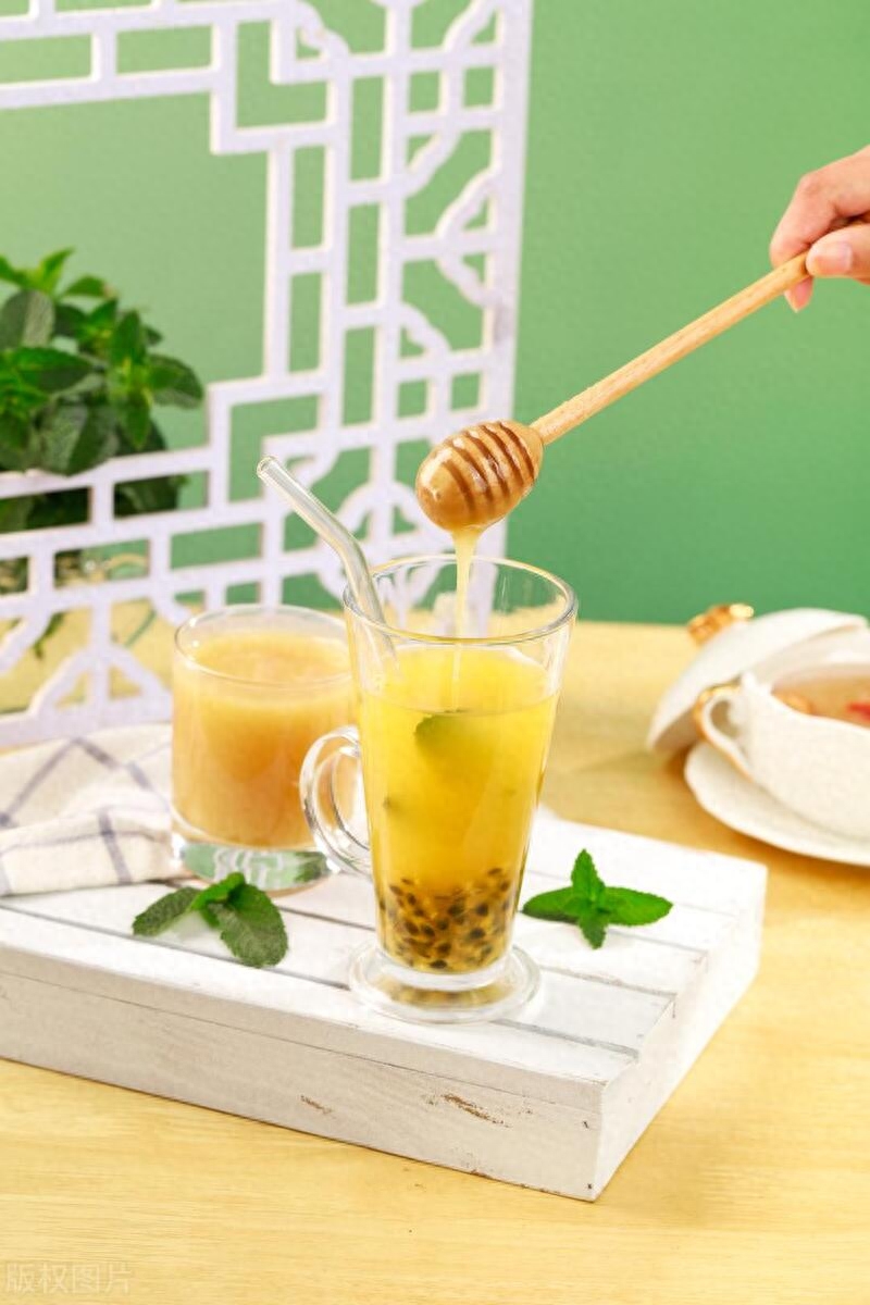 百香果蜂蜜水怎么做，自制百香果柠檬蜂蜜茶