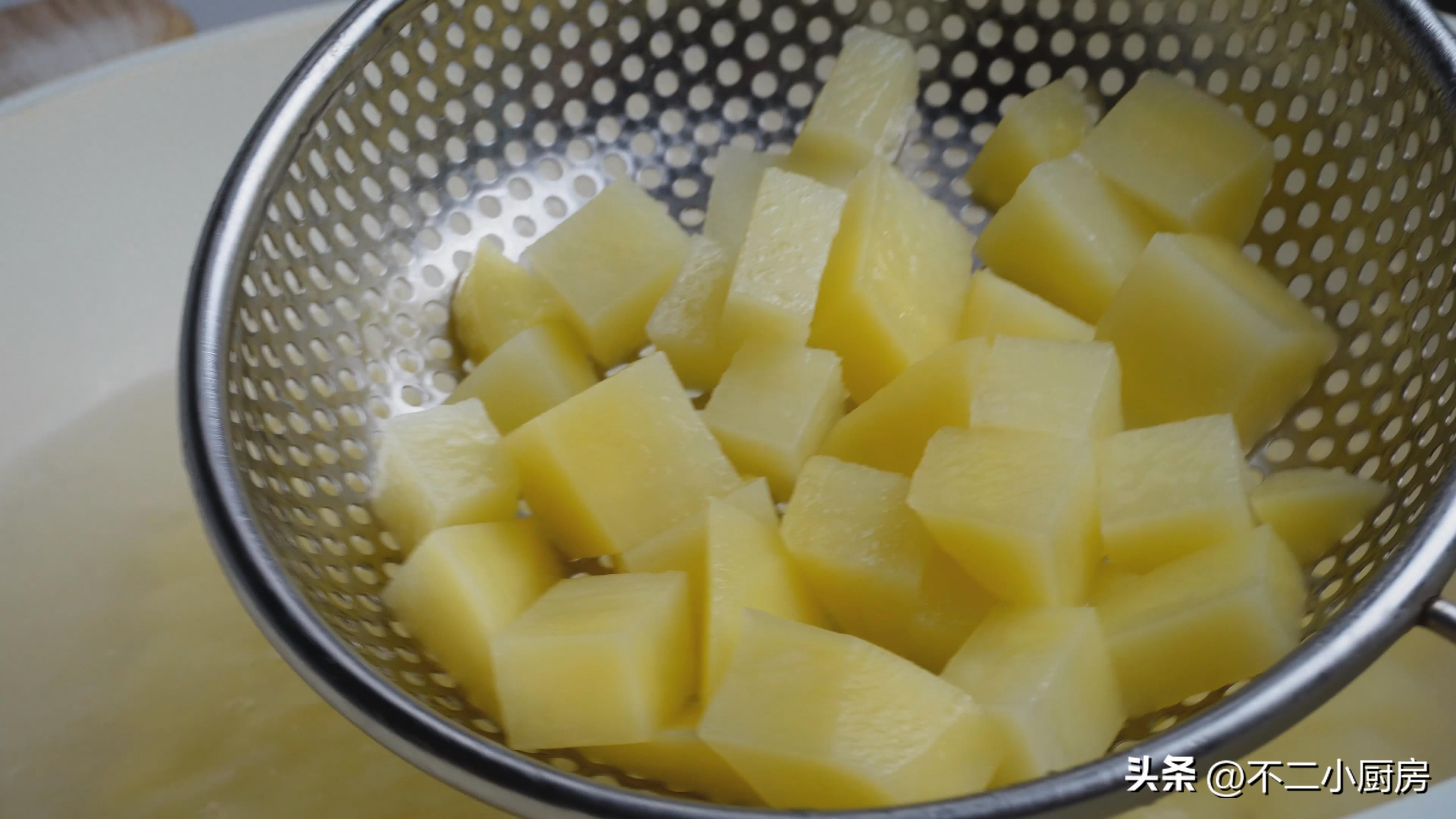 孜然土豆火腿怎么做，孜然土豆火腿的做法教程
