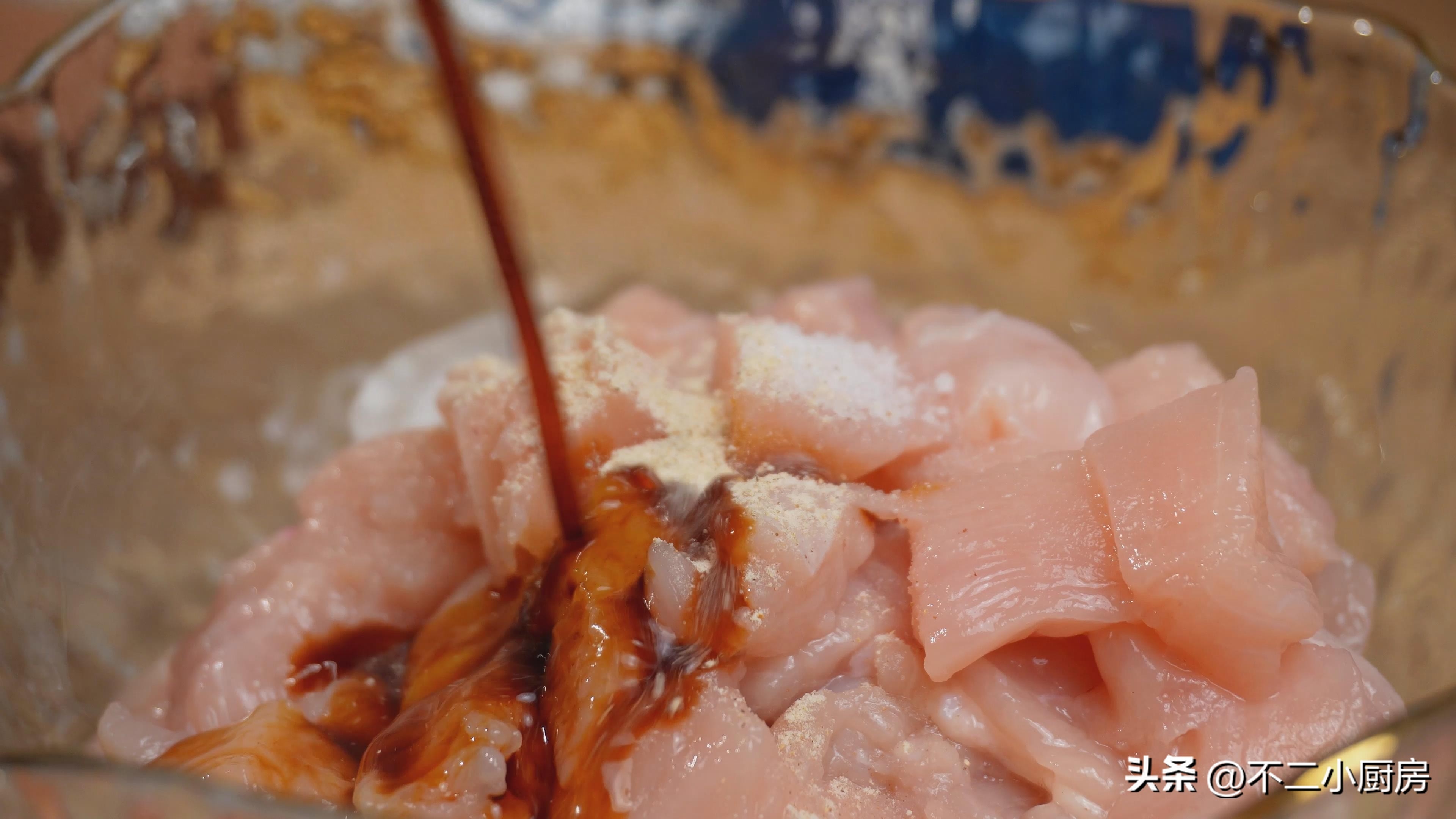 香辣鸡胸肉怎么做，香辣鸡胸肉的做法教程