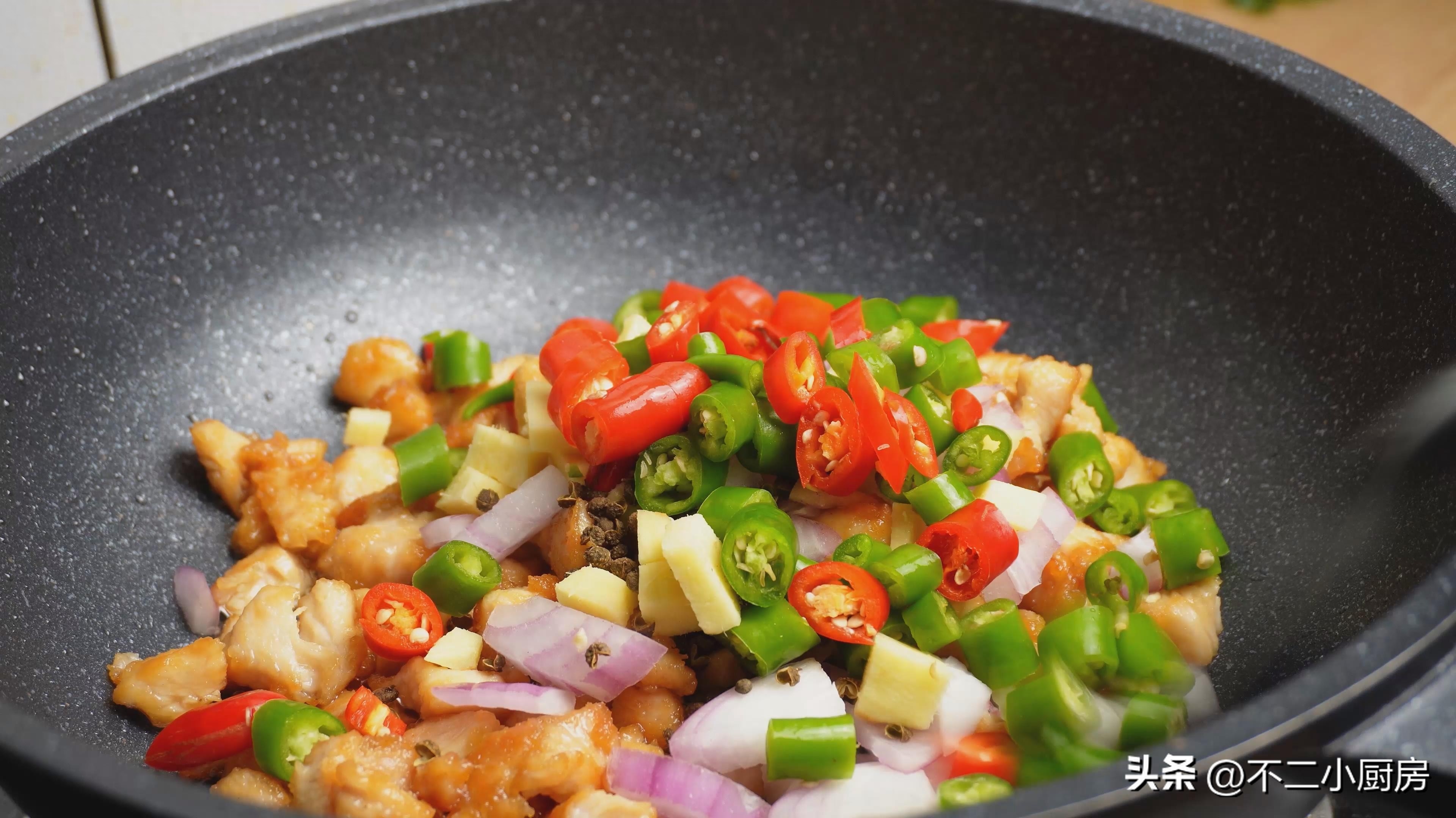 香辣鸡胸肉怎么做，香辣鸡胸肉的做法教程