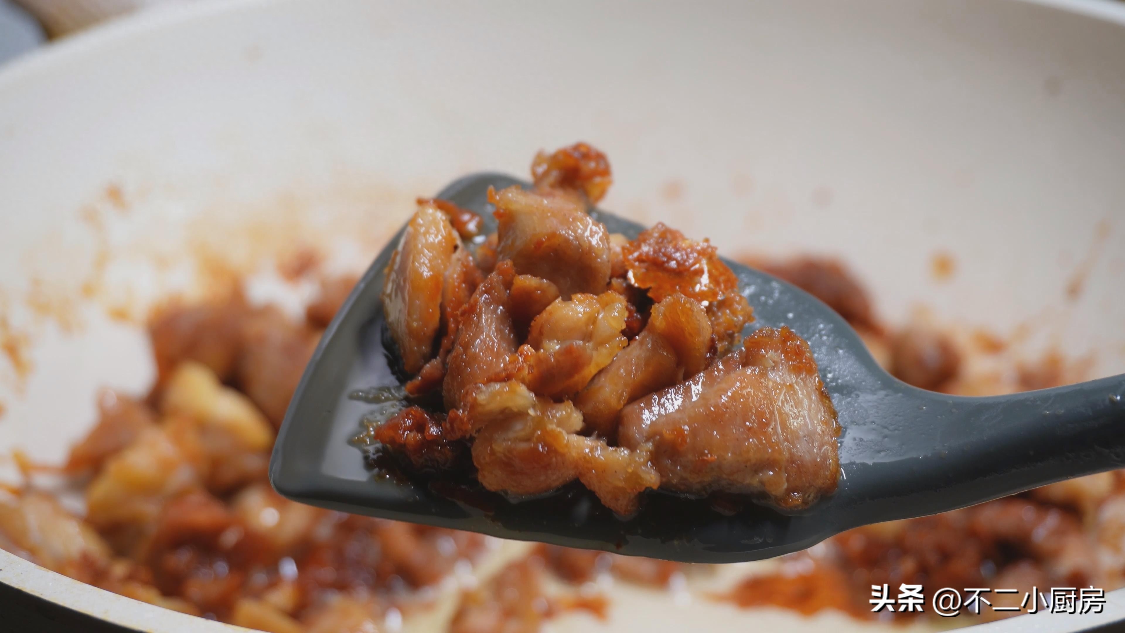 孜然鸡腿肉怎么做，孜然鸡腿肉的做法教程