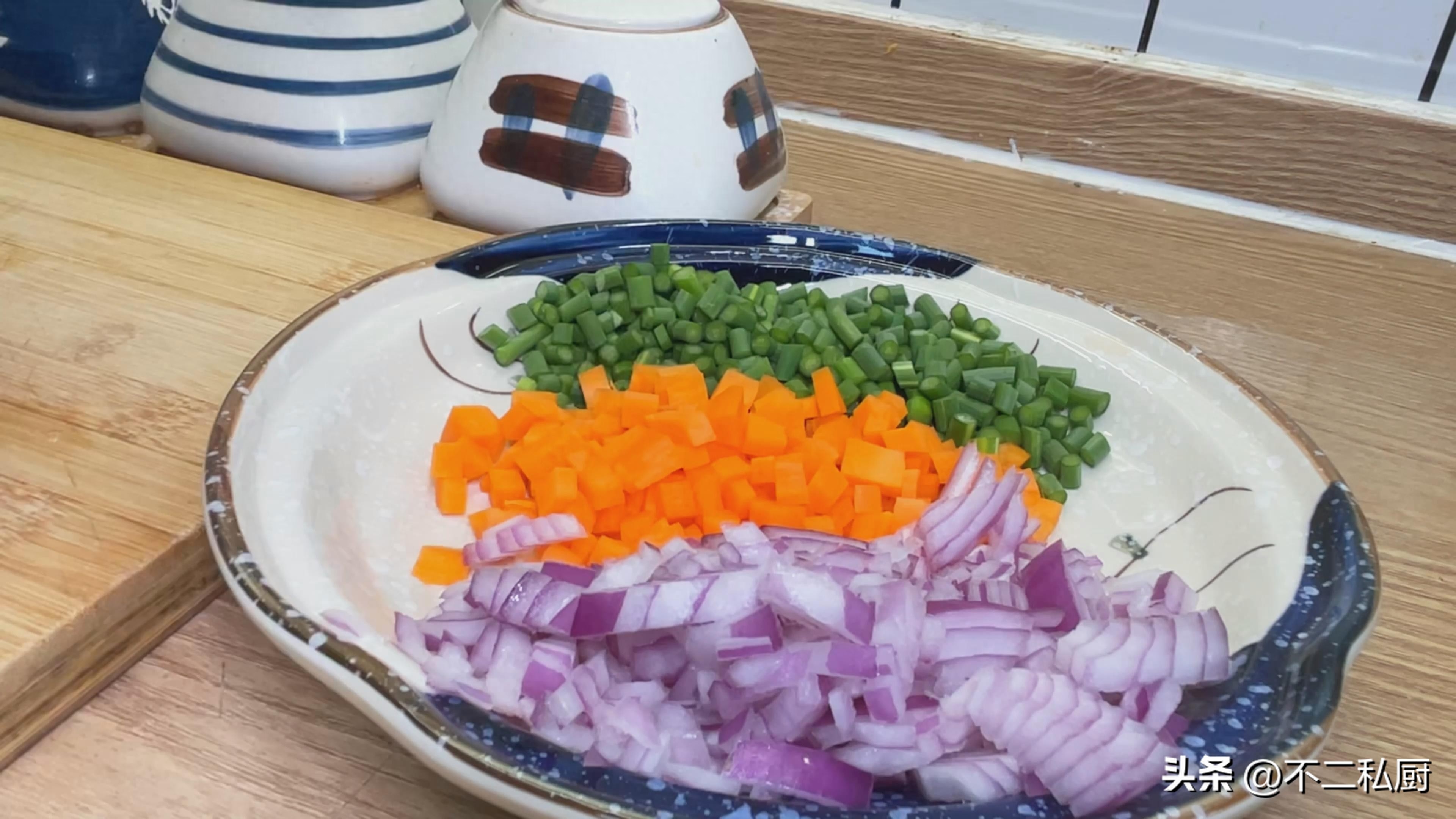 蛋炒饭怎么做，蛋炒饭的做法