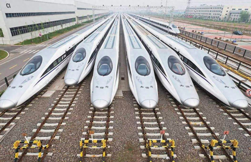 高铁为什么早上第一班是空车，高铁晚上12点后还跑吗
