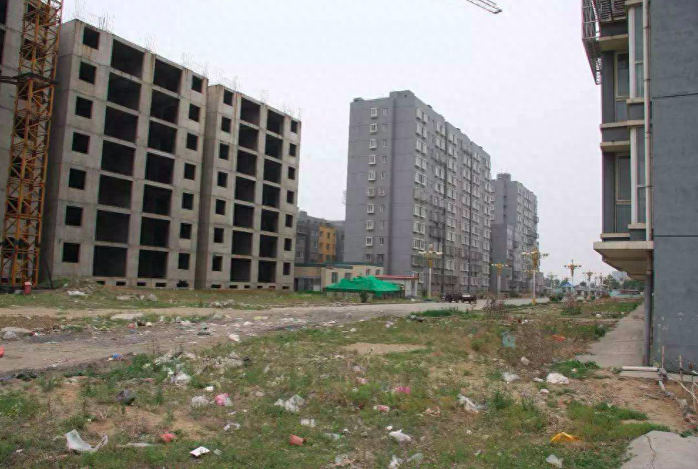 公寓楼产权40年到期怎么办，公寓40年后产权归谁