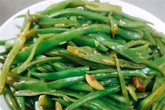 扁豆需要焯水后再炒吗，炒扁豆的教程