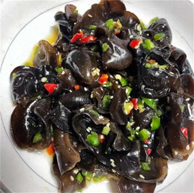 凉拌木耳怎么拌才好吃，凉拌木耳的制作教程