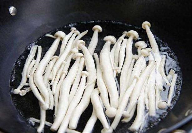 蟹味菇需要焯水吗，蟹味菇怎么做