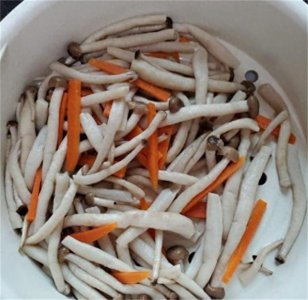 蟹味菇需要焯水吗，蟹味菇怎么做