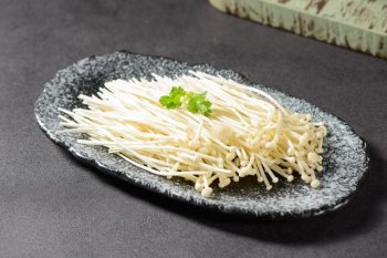 金针菇怎么做，家常炒金针菇的做法