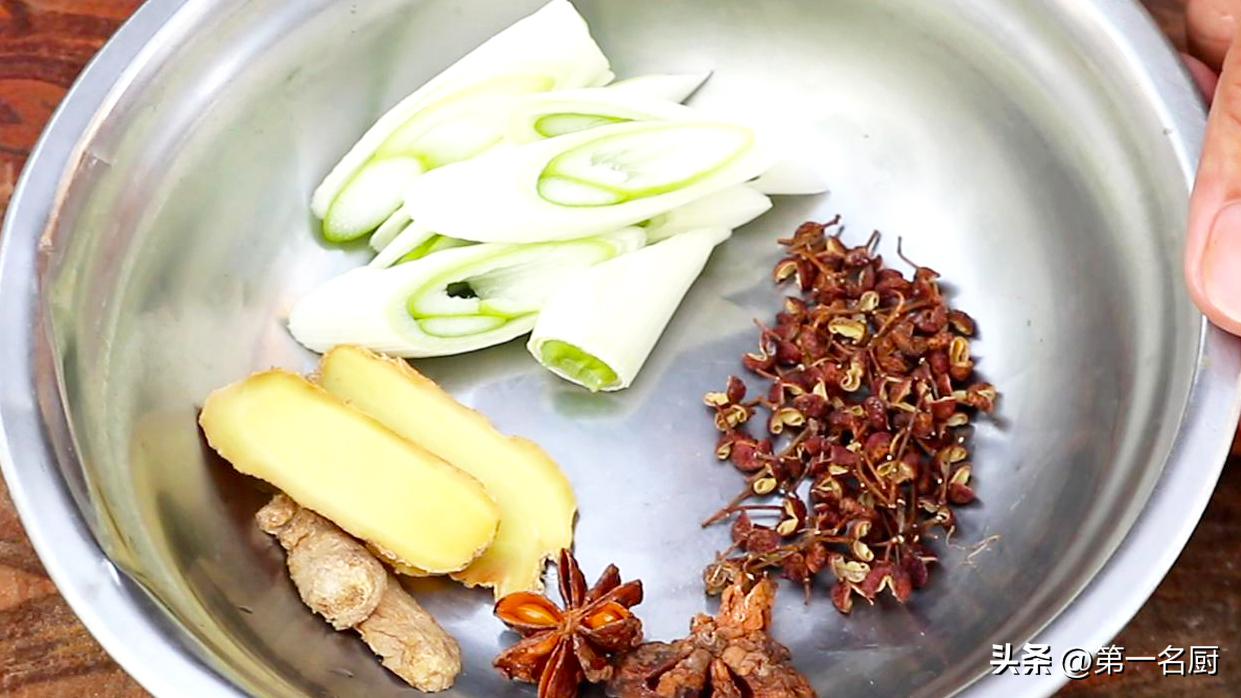 蒜蓉丝瓜粉丝虾怎么做，蒜蓉丝瓜粉丝虾的做法教程