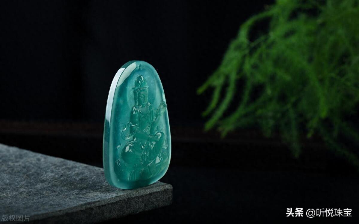 翡翠什么颜色最贵？翡翠的基本知识