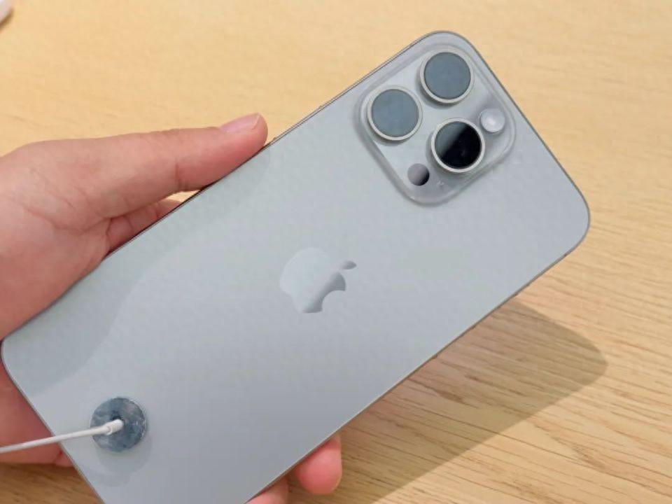 iPhone15 Pro充电支持多少瓦？iPhone15 Pro的配置参数