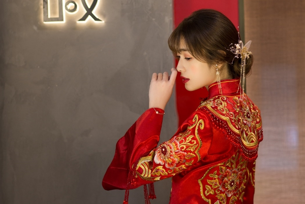一个婚礼跟妆要多少钱？新娘跟妆价格与服务标准
