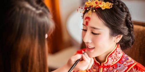 一个婚礼跟妆要多少钱？新娘跟妆价格与服务标准