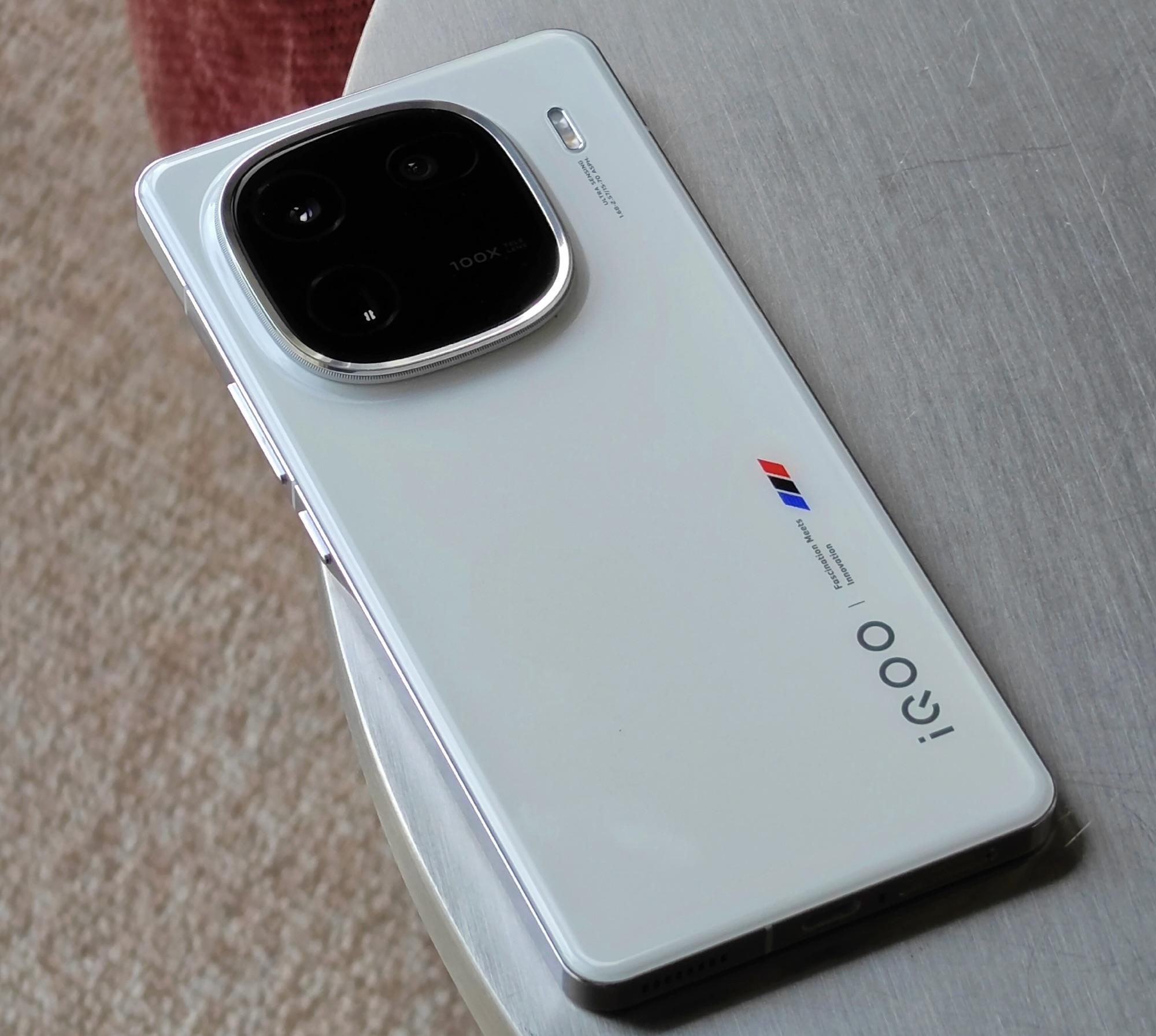 iQOO 12和vivo X100哪个好？选哪个？