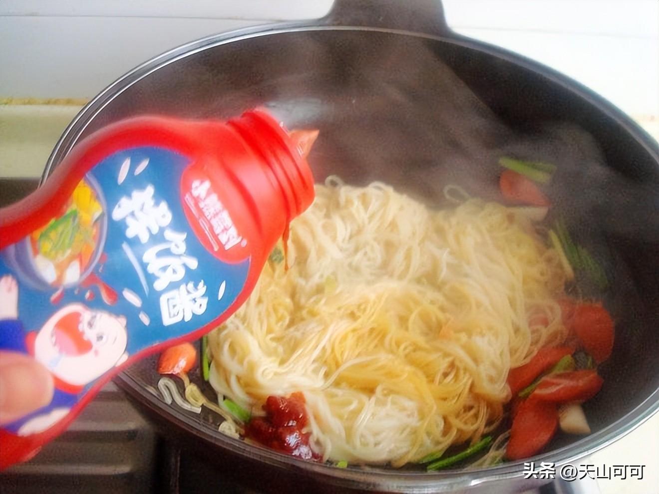 米线怎么炒不粘成一坨？炒米线的技巧