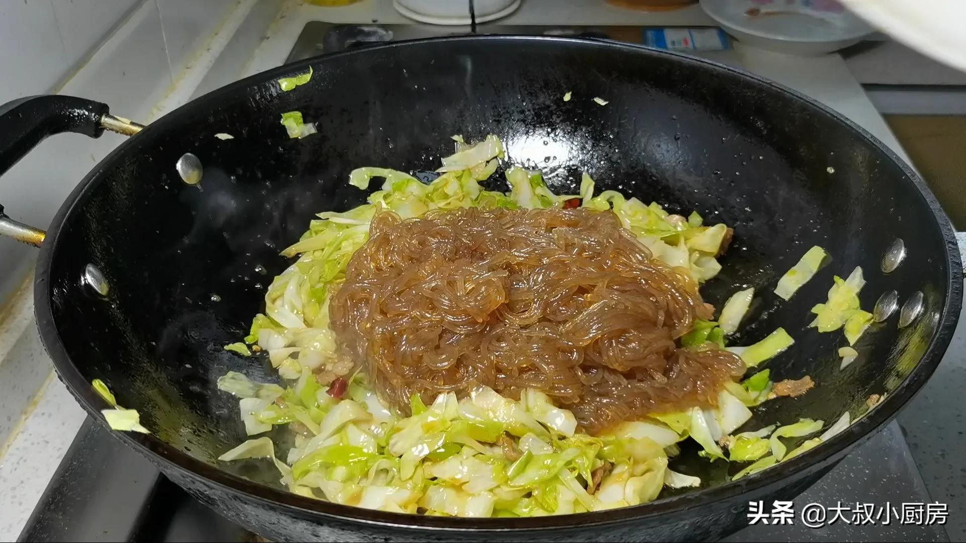包菜炒粉条怎么做？包菜炒粉条的做法教程