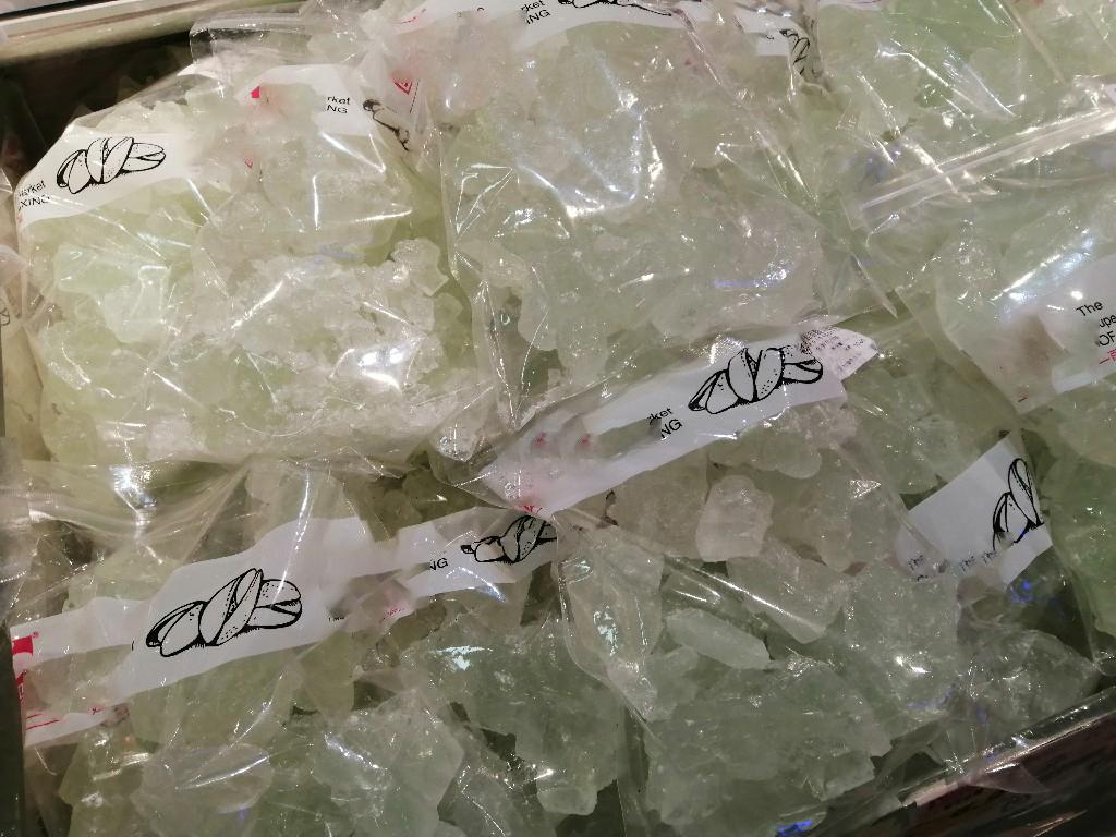 白冰糖和黄冰糖一样吗？白冰糖和黄冰糖的区别