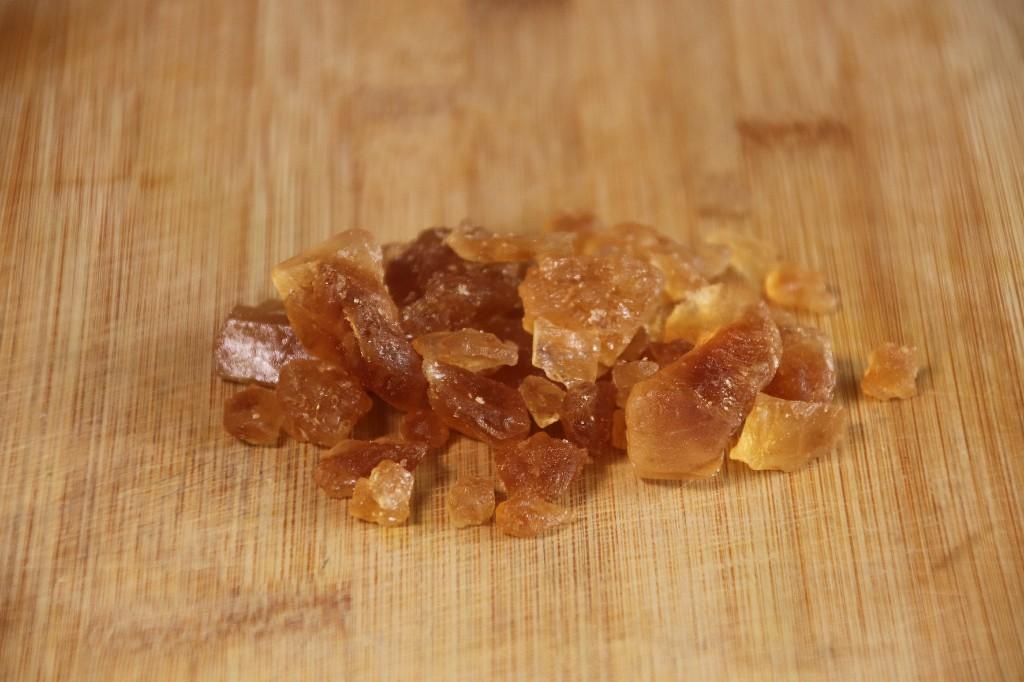 白冰糖和黄冰糖一样吗？白冰糖和黄冰糖的区别