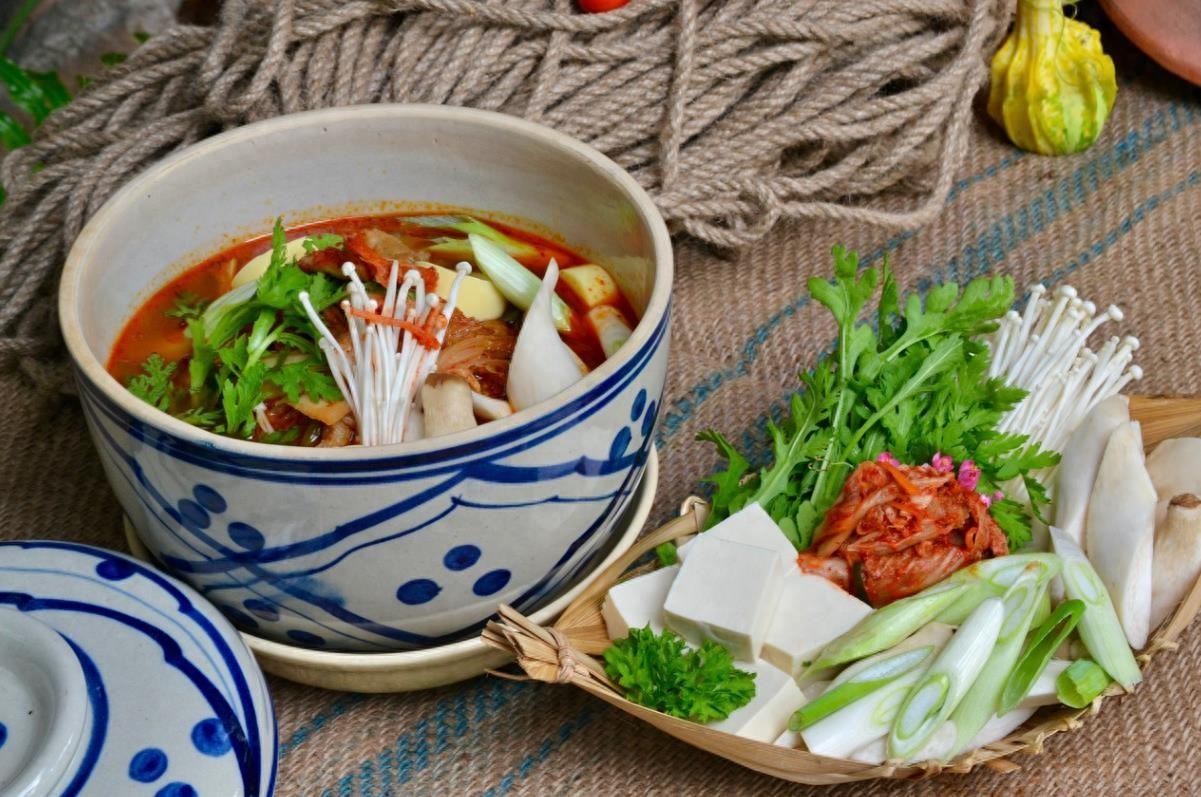 什么素菜烫火锅好吃？吃火锅必备的素菜